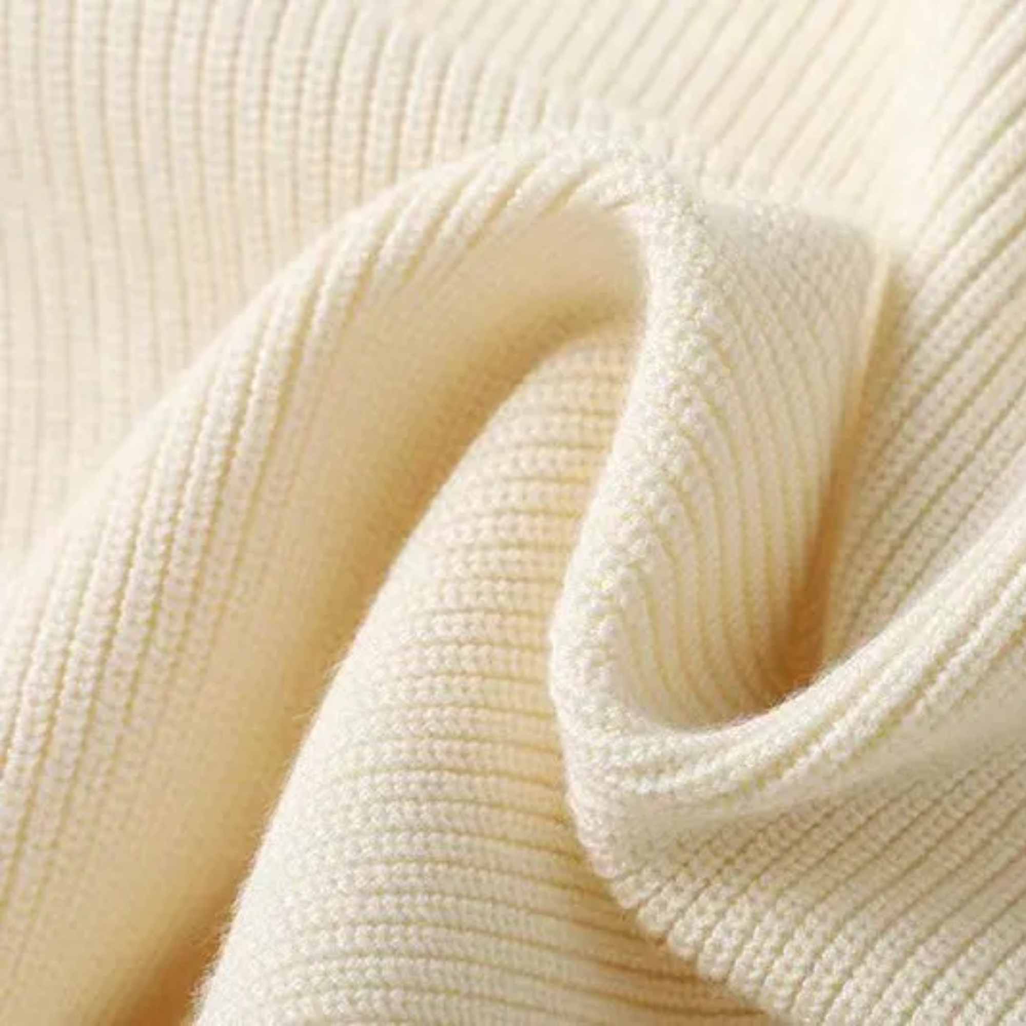 Cremefarbene Strickjacke mit Reißverschlusskragen